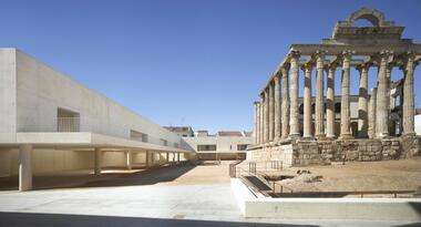 Temple Of Diana / José María Sánchez García
