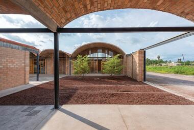Centro Comunitario Ruiz / bgp arquitectura