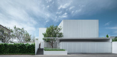 画廊 开放与私密，无组庭院的屏风面纱之家 / Ayutt and Associates design  - 1