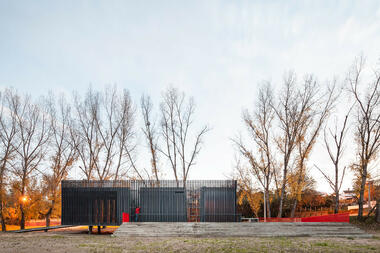 Centro de Piragüismo en Alvega / ateliermob
