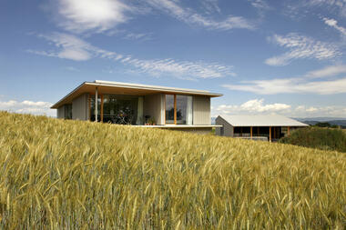 Barn and Dwelling G  / Aeby Aumann Emery architectes