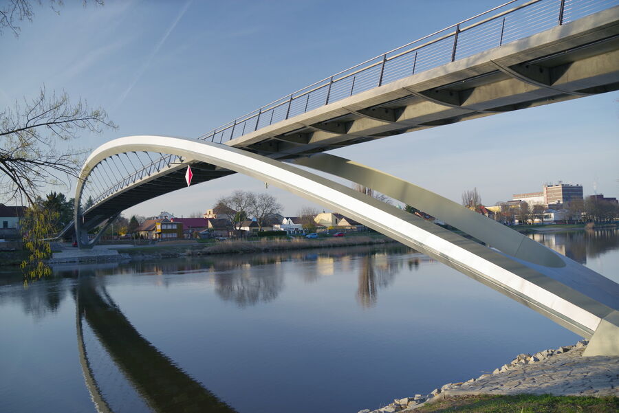 Nymburk Pedestrian Bridge by paul | ArchDaily