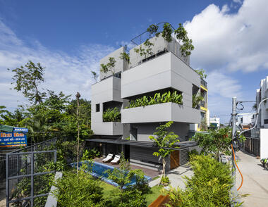 Bi House Nha Trang / Pham Huu Son Architects