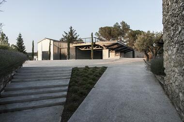 Ingravits 酒厂仓库 / SALA FERUSIC Architects