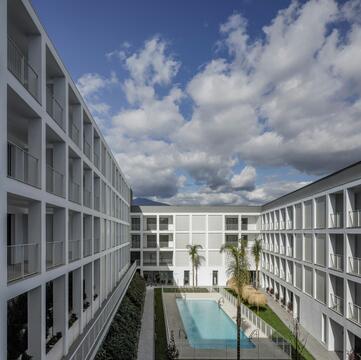 65 Homes in San Pedro de Alcantara / Luis Machuca y Asociados