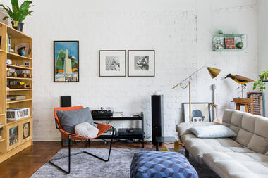 ¿Cómo decorar las paredes de una sala de estar?