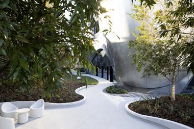 Gallery of 272 Hedges Avenue Pedestal Residential Building / Contreras Earl Architecture  - 5