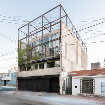 Edificio tríptico / Mariela Marchisio + Cristián Nanzer + Germán Margherit