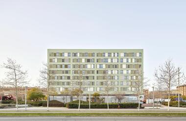 Edificio caracol / Estudio Herreros + MIM-A