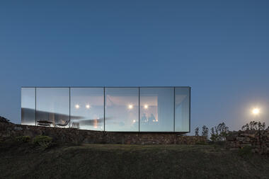 Sacromonte Landscape Hotel Shelters / MAPA
