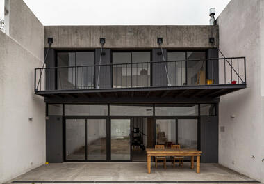 Oficina & Casa Luna  / Hitzig Militello Arquitectos