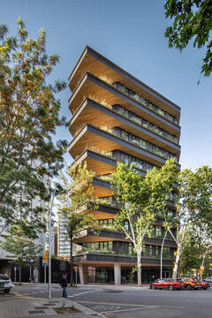 Galeria de Edifício Comercial Entegra / Battleiroig  - 1