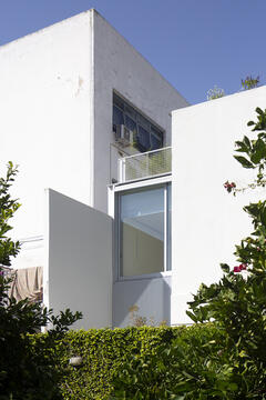 Casa Montañeses / BHY arquitectos