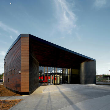 Terminal de Buses Los Lagos / TNG Arquitectos