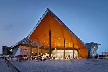 Centro de Deportes y Cultura ZHOUSHI / UDG YangZheng Studio