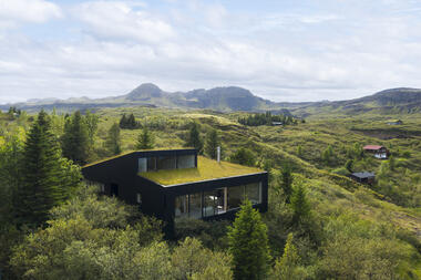 Casa de vacaciones en Þingvallavatn / Krads