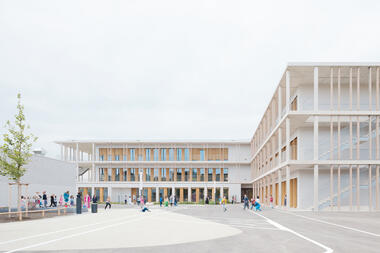 Escuela con diseño modular / wulf architekten