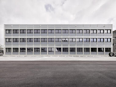 Zug WWZ 水厂办公室及数据中心 / Boltshauser Architekten