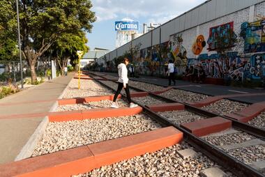 Parque Lineal Ferrocarril de Cuernavaca  / Gaeta-Springall arquitectos