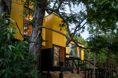 Yellow House / Alejandro Soffia