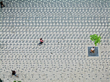 En Detalle: Pavimento y Drenaje del Bulevar Sabana Grande en Caracas, Venezuela