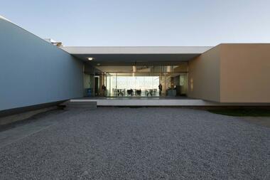 Escuela de Hotelería y Turismo de Portoalegre / Eduardo Souto de Moura + Graca Correia