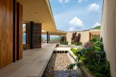 Gallery of Interior Courtyards in Colombian Houses: 15 Examples of Floor Plans  - 34
