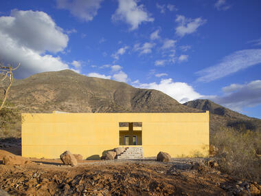 Casa Raem / Pezo von Ellrichshausen