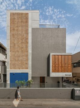 Keshav Lakshmi 住宅 / Hiteshmistry & Associates
