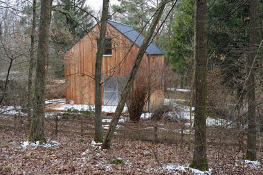Gallery of Weekend House in the Woods / System Recovery Architects  - 1