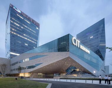 上海临港新片区创晶科技中心 / Ennead Architects