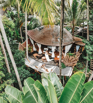 Tree House / Pablo Luna Studio