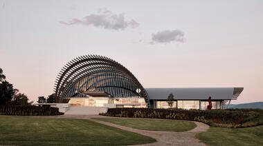 Levantine Hill Estate酒庄 / Fender Katsalidis Architects