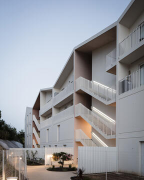 Gallery of LCG 40 Apartments in Marseille / PAN Architecture  - 19