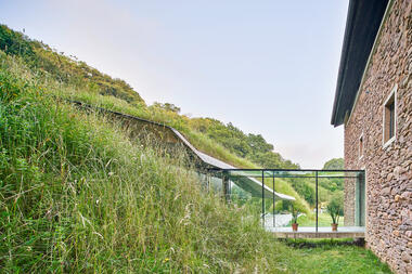 Arquitecturas soterradas en Iberoamérica: 9 proyectos que se relacionan con el entorno