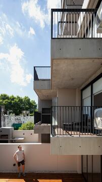 Edificio Gamarra 1245 / LST Arquitectura
