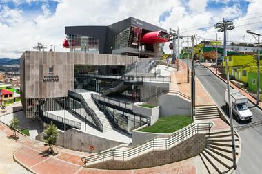 Equipamiento SuperCADE Manitas / aRE - Arquitectura en Estudio