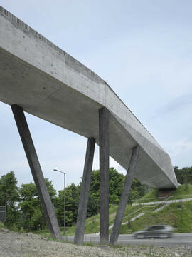 Puente peatonal La Sallaz / 2b architectes