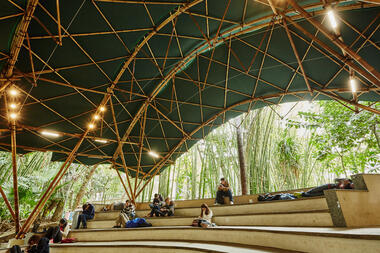 Estructura espacial de bambú para anfiteatro / Bambutec Design