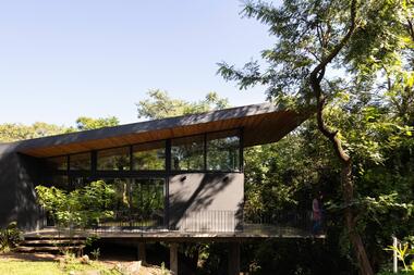 Galería de Casa la arbolada / Indiana Sarubi Arquitecta  - 8