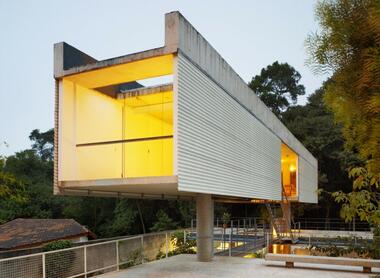 Casa en Carapicuíba / Angelo Bucci  + Alvaro Puntoni