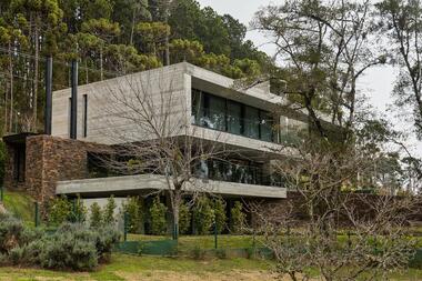 Campos House / Pace Arquitetura