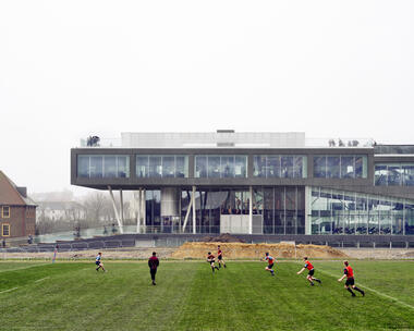 Universidad de Brighton / OMA
