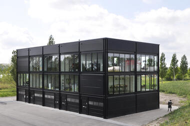开敞式单元公寓 / HOH Architecten