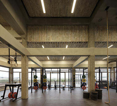 Galería de Gimnasio Inspire Pure Fitness / Alhumaidhi Architects  - 4