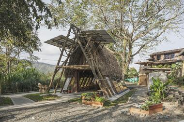 Environmental Classroom UES / Plan:b arquitectos