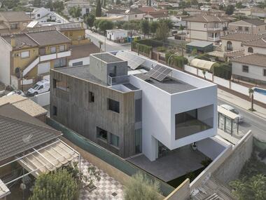 Farmacia - vivienda ARM  / O·CO arquitectos
