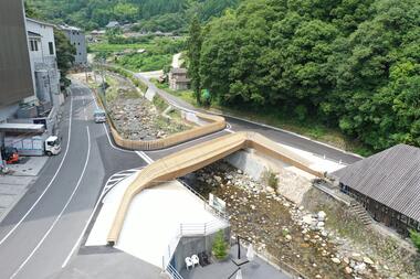 Gallery of Kusugibashi Bridge / Kengo Kuma & Associates  - 15