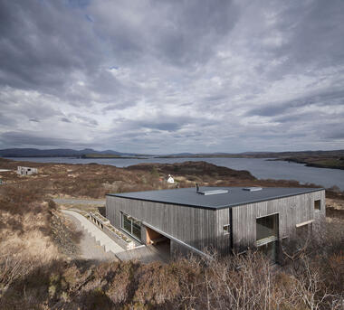 The Larch House and Studio / Rural Design