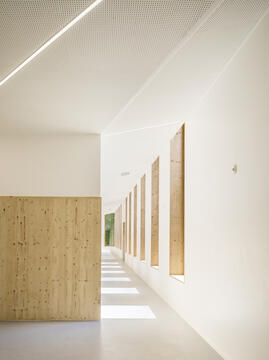 Gallery of Recreation center and extension of the Grandes Terres primary school at Conflans-Sainte-Honorine / Hesters Oyon  - 16